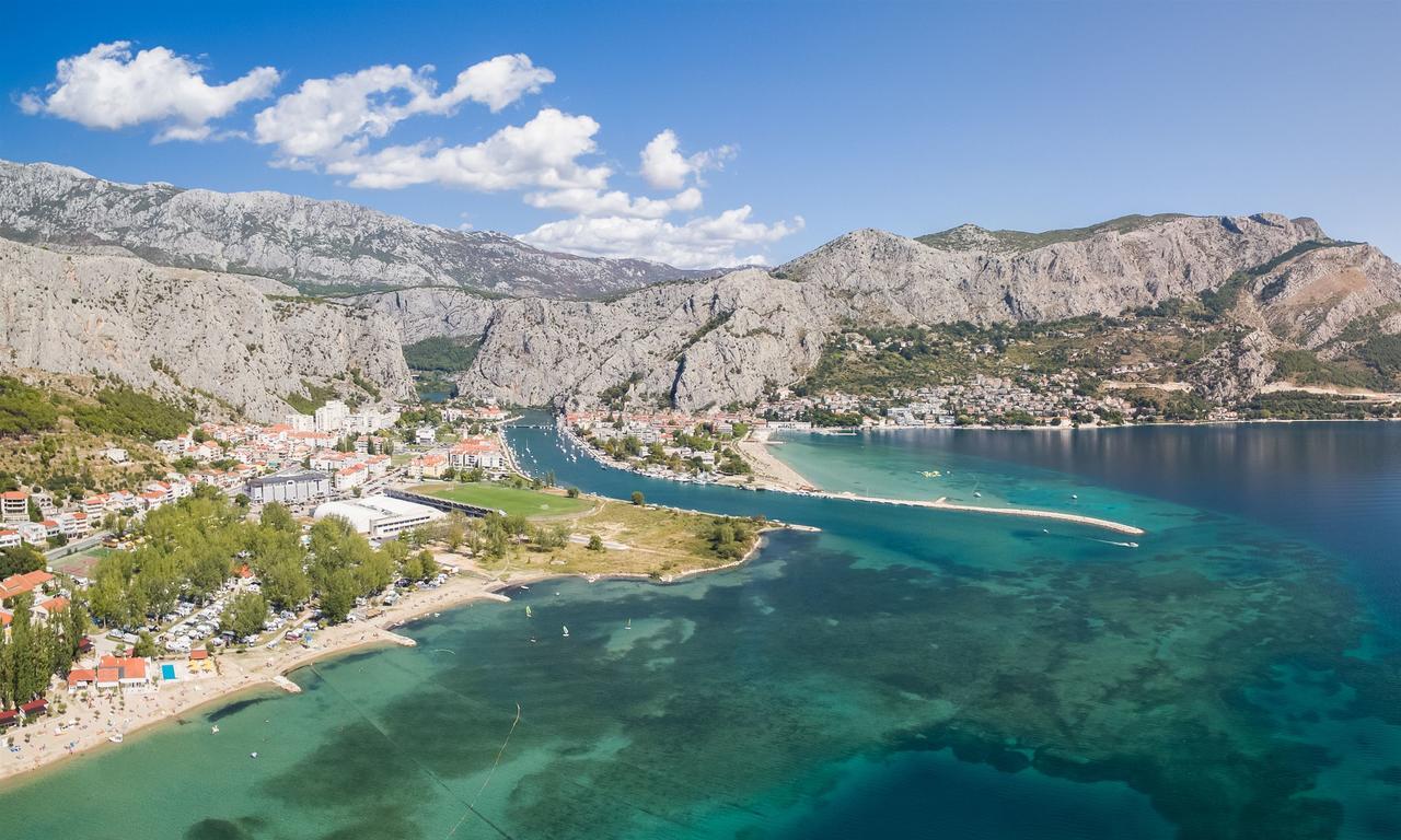 Apartment And Rooms Tatjana Omiš Esterno foto