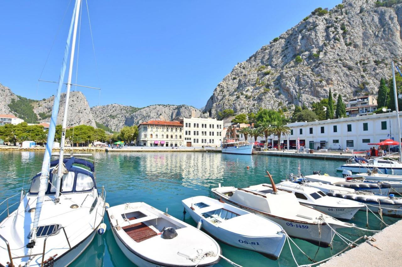 Apartment And Rooms Tatjana Omiš Esterno foto