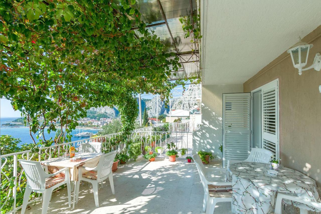 Apartment And Rooms Tatjana Omiš Esterno foto