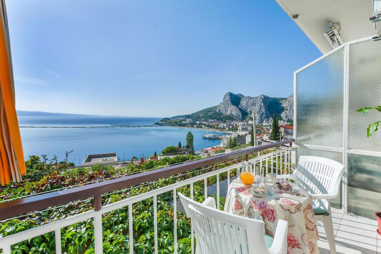 Apartment And Rooms Tatjana Omiš Esterno foto