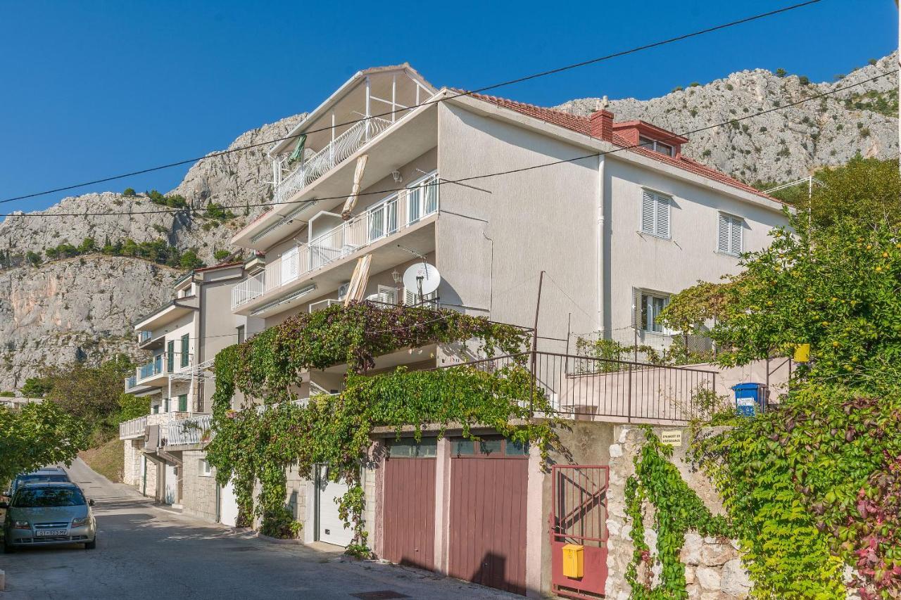 Apartment And Rooms Tatjana Omiš Esterno foto